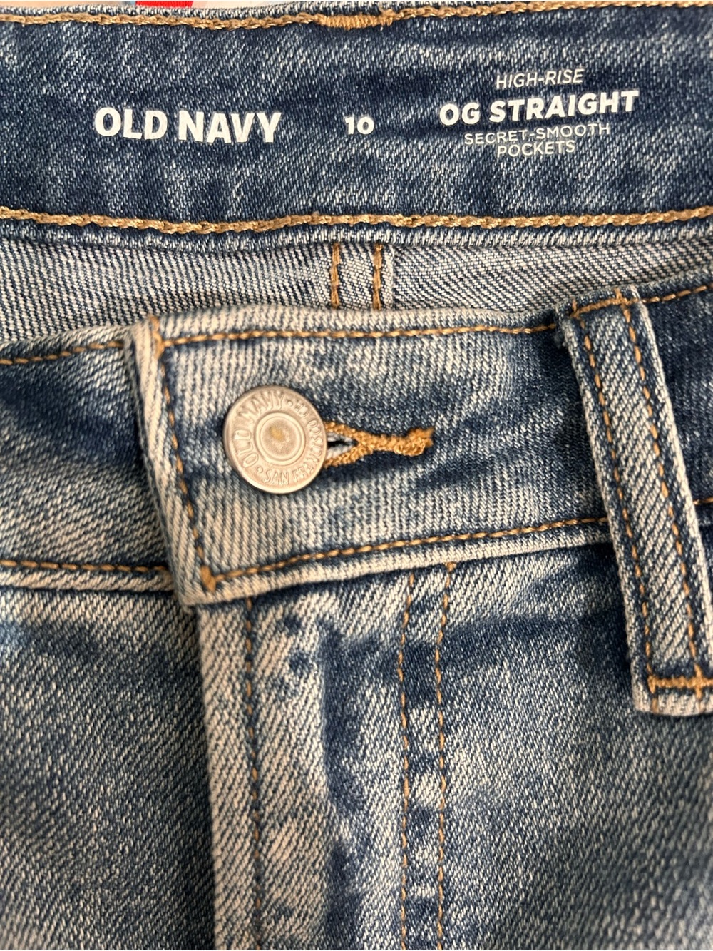 Old Navy Women’s High Rise OG Straight Jeans — Light Blue Denim